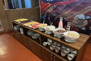 クスコからレインボーマウンテン・ツアー（ヴィニクンカ） バギーと食事
