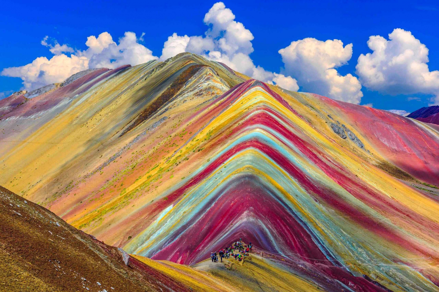 Van Cusco: Rainbow Mountain Trek