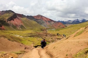 Fra Cusco: Vandring i regnbuefjellene