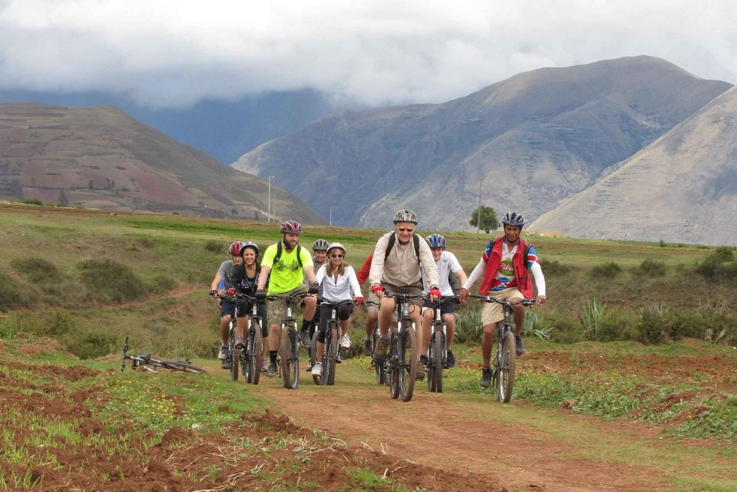 Cuscosta: Cusco: Pyhä laakso polkupyörällä