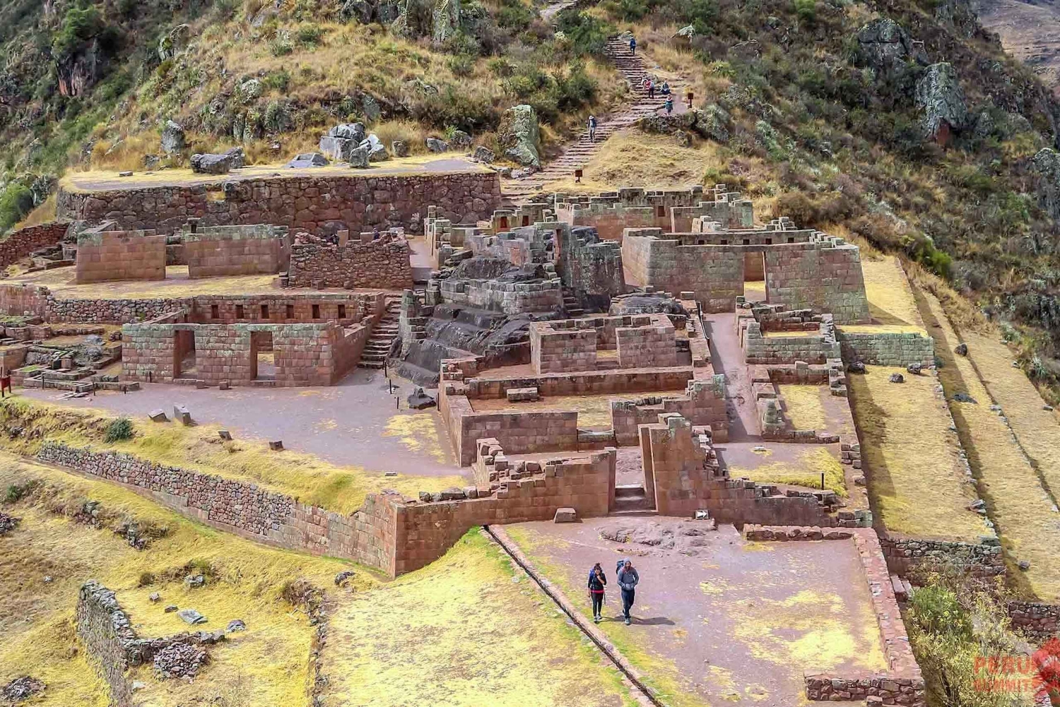 クスコ発：ビュッフェ式ランチ付きインカの聖なる谷へのツアー