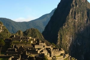 From Cusco: Travel to Machu Picchu with Vistadome train and private guide