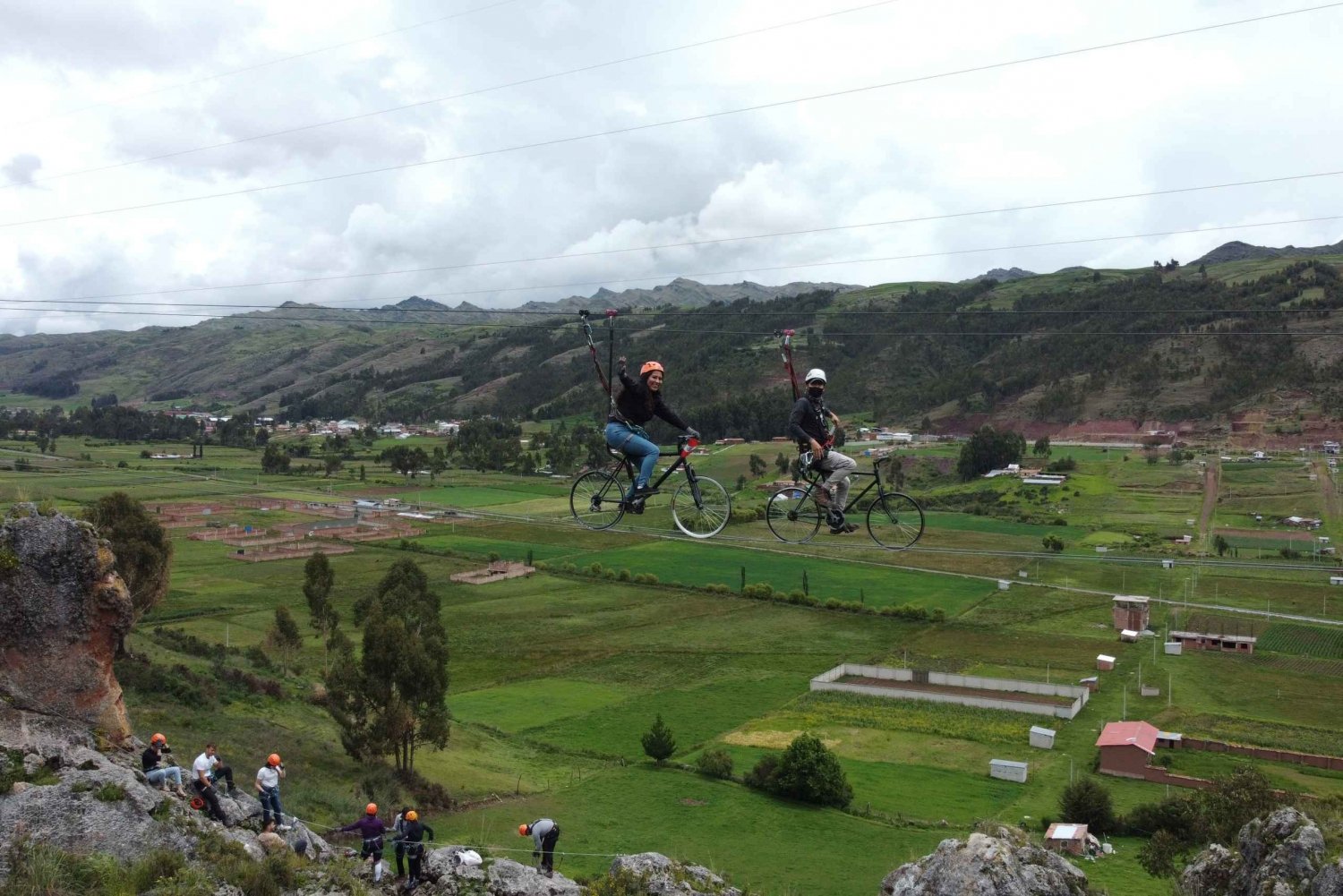Desde Cusco: Vía Ferrata, Tirolina en Bicicleta y Rappel