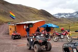 Fra Cusco: ATV til Rainbow Mountain eller Red Valley med måltid