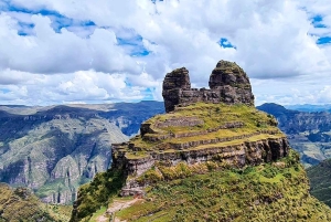 Z Cusco | Waqrapukara, twierdza Inków w kształcie rogu