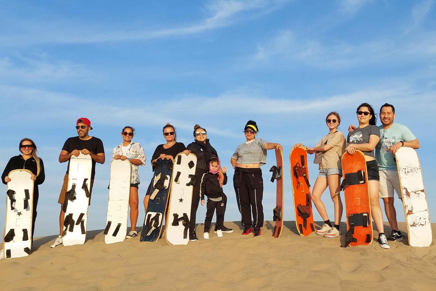 De Huacachina: buggy, 4x4, pôr do sol e surf na areia