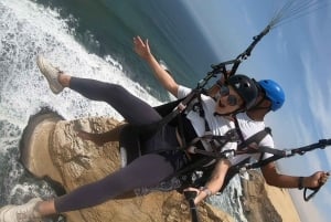 From Huacachina: Paragliding flight over the desert