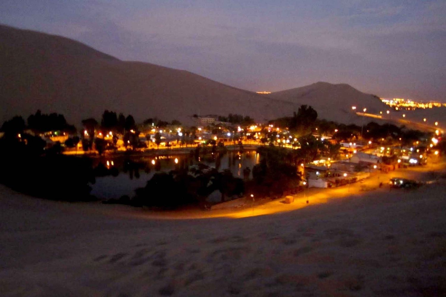fra Huacachina: Buggy i solnedgangen og sandboarding i sanddynene