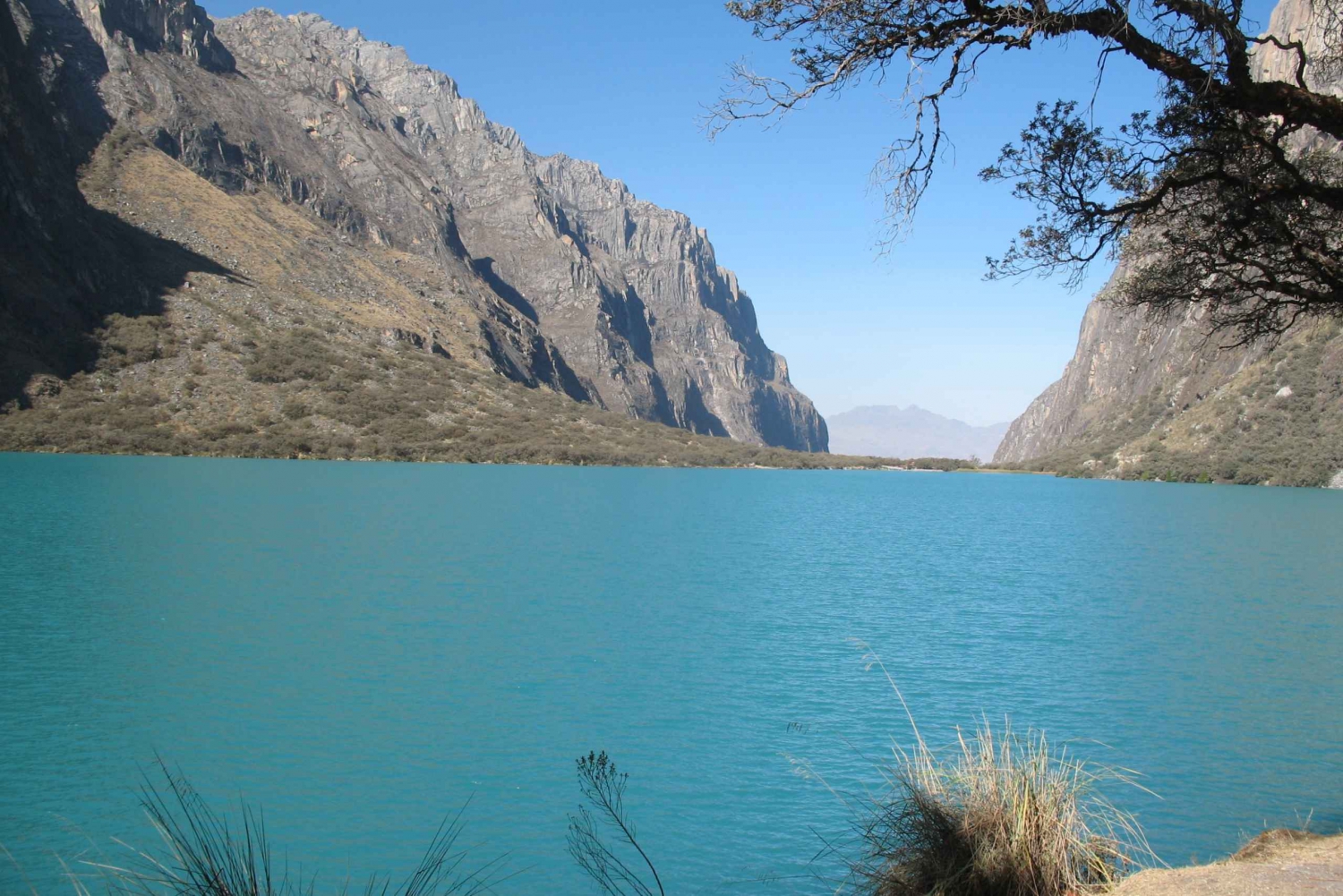 From Huaraz: Guided Hiking Tour of Llanganuco Lakes & Entry