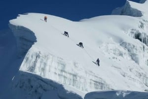 Fra Huaraz: Nevado Vallunaraju 2-dagers guidet tur med delt transport