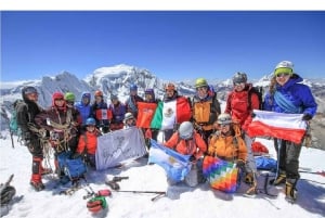 Fra Huaraz: Nevado Vallunaraju 2-dagers guidet tur med delt transport