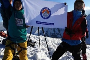 Fra Huaraz: Nevado Vallunaraju 2-dagers guidet tur med delt transport