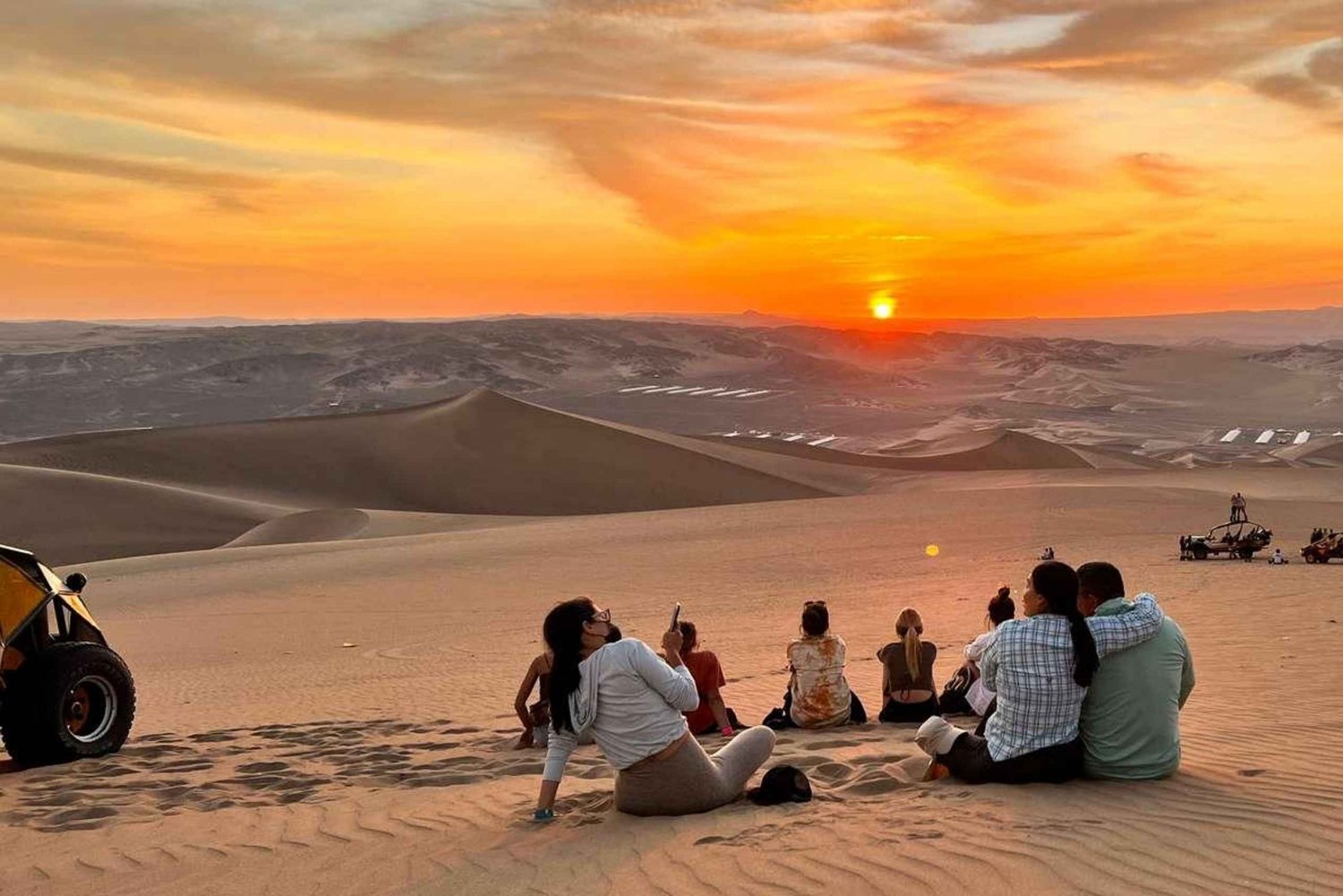 Desde Ica: Buggy en las Dunas al Atardecer y Sandoboarding