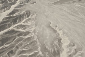 Depuis Ica ou Huacachina : survolez les lignes de Nazca et Huacachina en buggy.