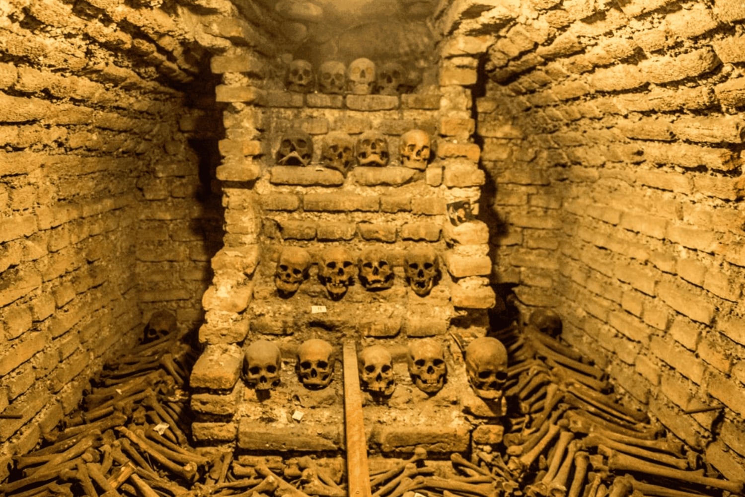 From Lima: City Tour with Catacombs & Pachacamac Inka Ruins