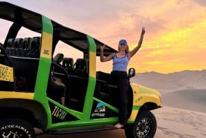Au départ de Lima : excursion à Paracas et à l'oasis de Huacachina en bus de luxe