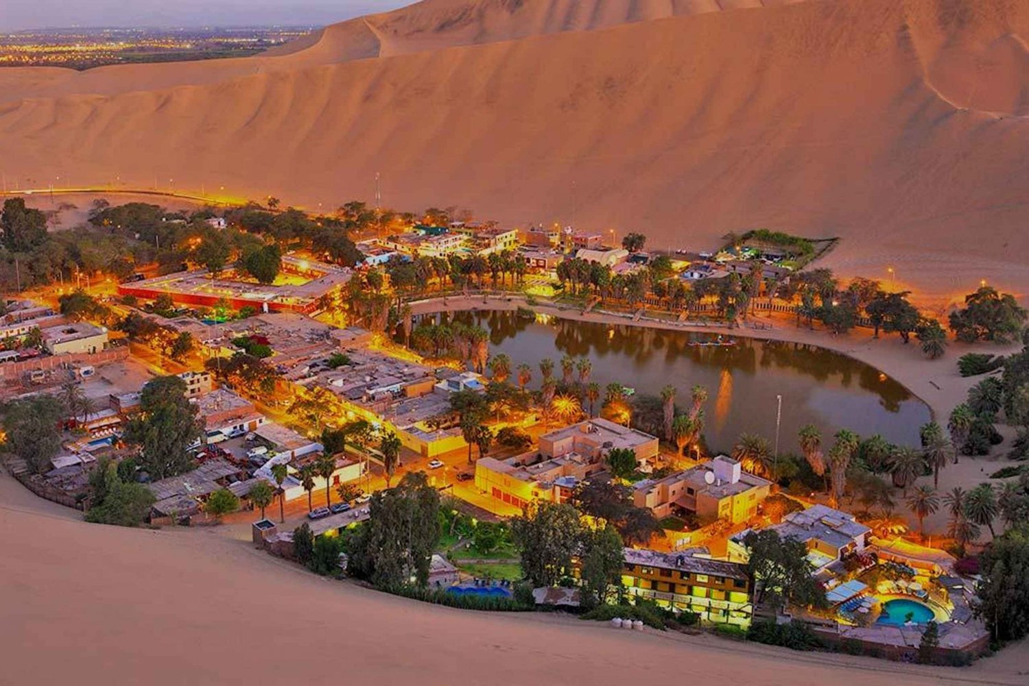 Lima: Excursión guiada de un día a Paracas y el Oasis de la Huacachina