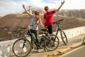 Desde Miraflores: Lo Más Destacado de Lima en Bicicleta y la Estatua de Jesús