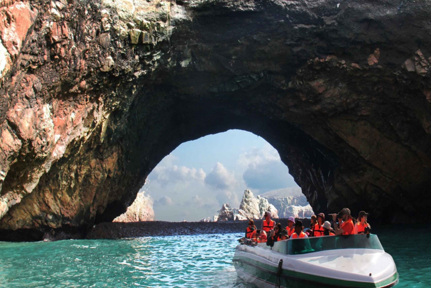 From Paracas: Ballestas Island Boat Tour with entrances