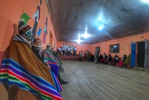 Desde Puno: Tour Uros, Amantani y Taquile 2 días con Peña Show Folclórica