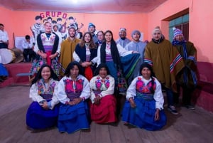 Desde Puno: Tour Uros, Amantani y Taquile 2 días con Peña Show Folclórica
