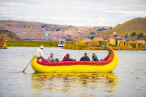 Desde Puno: Tour Uros, Amantani y Taquile 2 días con Peña Show Folclórica