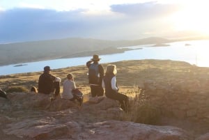 Desde Puno: Tour Uros, Amantani y Taquile 2 días con Peña Show Folclórica