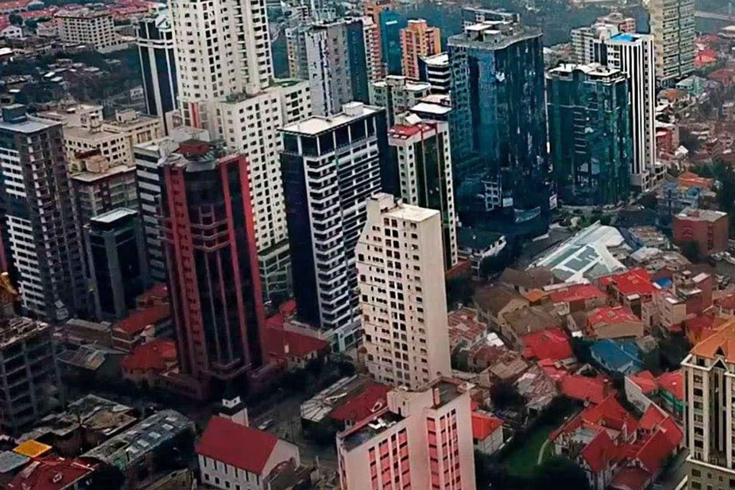 Punosta: 3 päivän retki La Paziin ja Uyunin suolatasangolle.