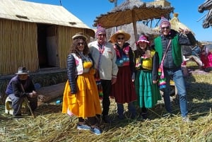 Punosta: 3-tuntinen Urosin kelluvien saarten retki