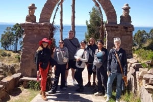 Da Puno: Tour di un giorno intero di Uros Taquile Sillustani