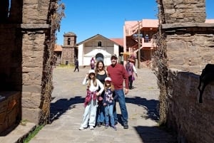 Da Puno: Tour di un giorno intero di Uros Taquile Sillustani