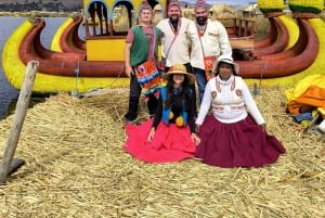 Da Puno: Tour di un giorno intero di Uros Taquile Sillustani