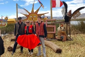 Da Puno: Tour di un giorno intero di Uros Taquile Sillustani