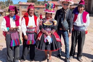 Da Puno: Tour di un giorno intero di Uros Taquile Sillustani