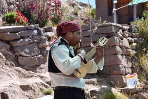 Da Puno: Tour di un giorno intero di Uros Taquile Sillustani