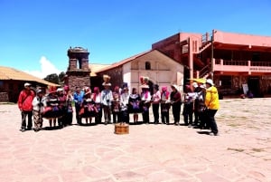 Da Puno: Tour di un giorno intero di Uros Taquile Sillustani