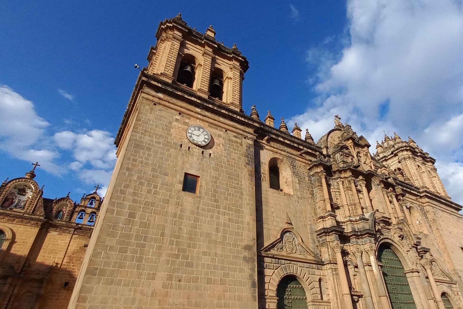 From Puno: Tourist Bus from Puno to Cusco at Night