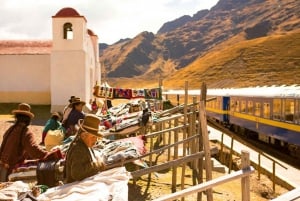 Fra Puno: Reis til Cusco med Titicaca Train All Inclusive