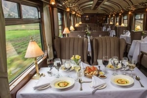 プーノ発：チチカカ鉄道でクスコまでオールインクルーシブで旅する