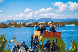 Från Puno: Uros och Taquileöarna heldagstur