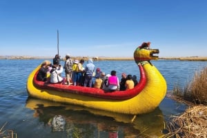 Fra Puno: Heldagstur til Uros og Taquile-øyene
