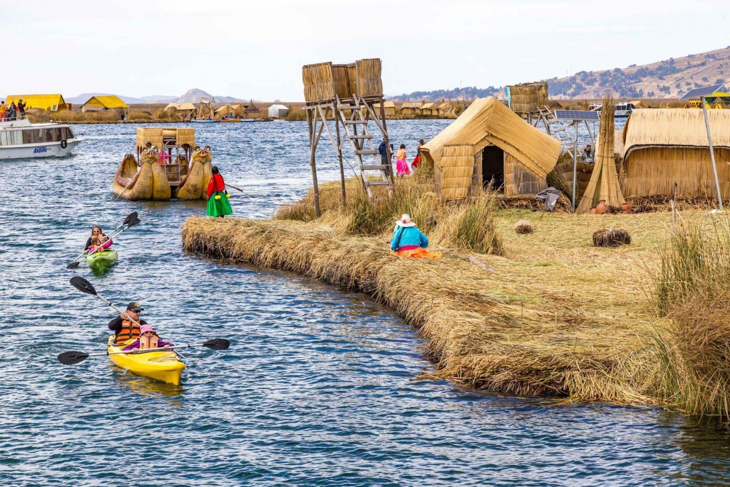 Från Puno: rundtur på Urosöarna