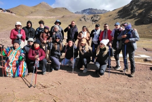 Tour Montanha das Cores Dia Inteiro Rota curta de 45 minutos de caminhada