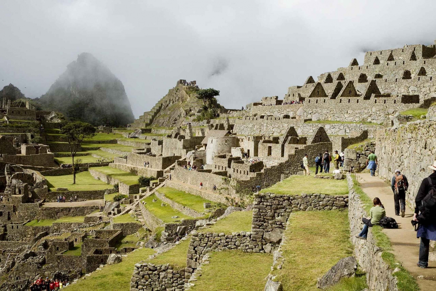 Ganztagestour nach Machu Picchu mit dem Expeditions- oder Voyager-Zug