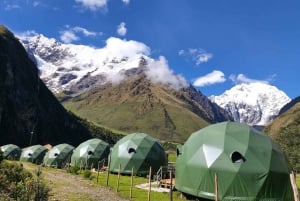 'Glamping Sky Lodge Domes' 2-päiväinen Humantay Lake & Salkantay
