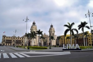 Halvdags kvällstur i Lima med historiska centrum och vattenshow