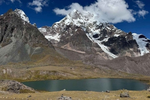 Randonnée à Ausangate : lacs glaciaires et vues sur les Andes - Visite privative