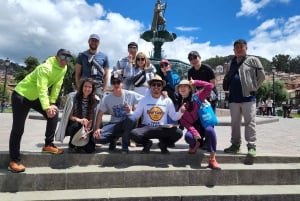 Historiallinen/musiikki Cusco FreeWalkingTour 'ilmainen juoma' Ryhmäkierros
