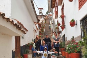 Historiallinen/musiikki Cusco FreeWalkingTour 'ilmainen juoma' Ryhmäkierros
