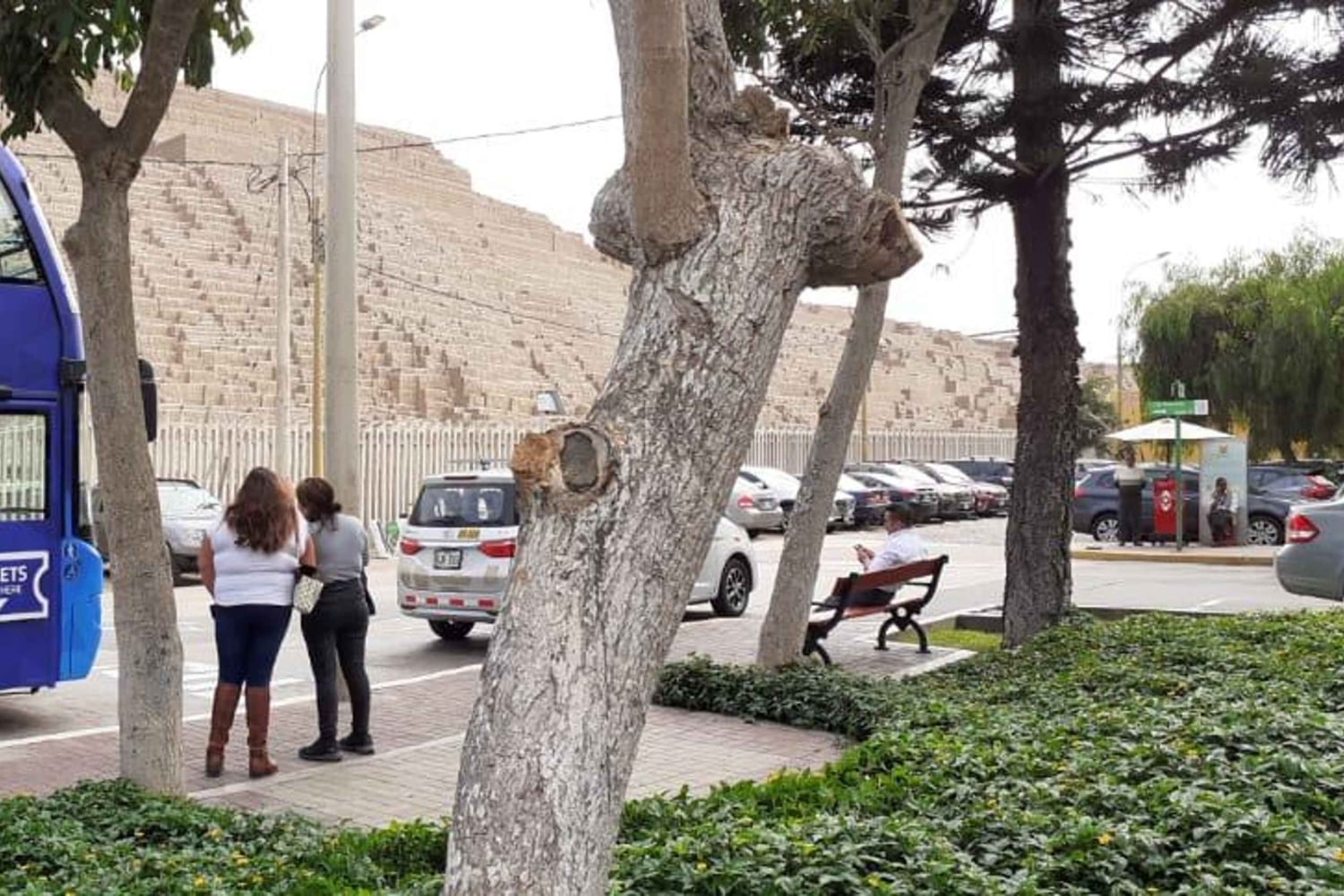 Hop on - Hop Bus in Miraflores